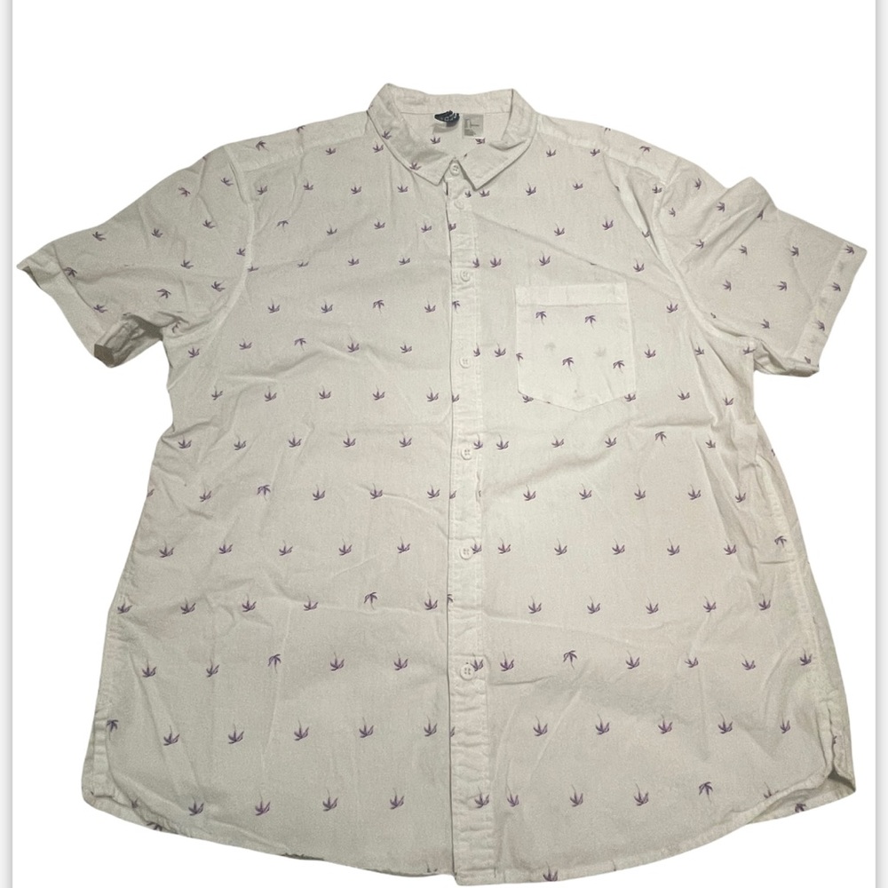 H&M Divided Men's Large  Short Sleeve Button Up w/ Purple Palm Trees